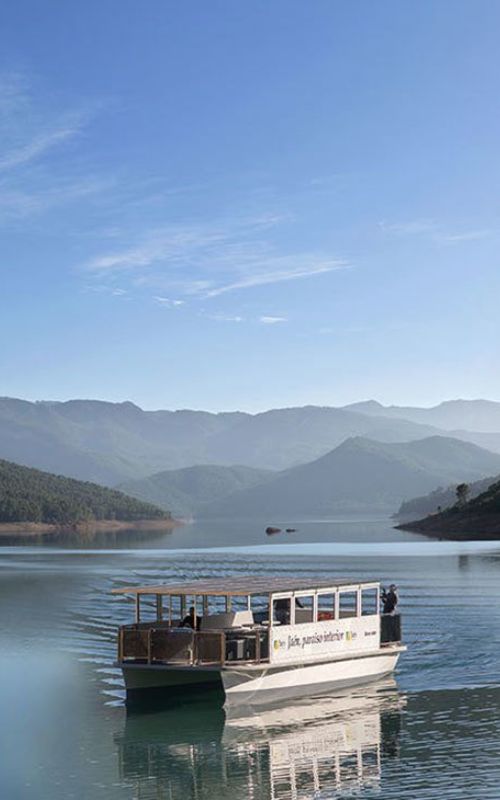 Paseo en Barco Solar